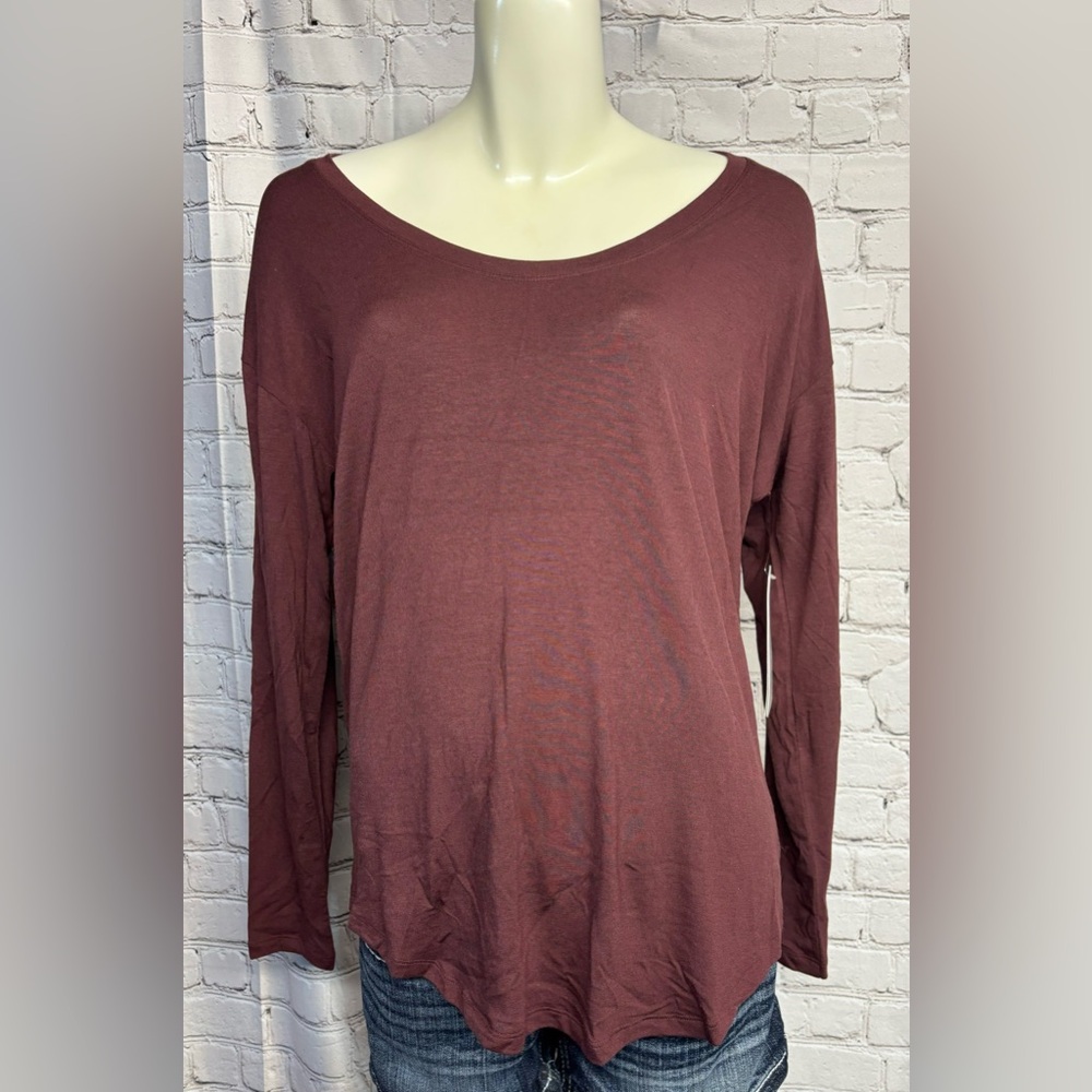 NWT women’s medium Athleta Cloudlight Stratus top